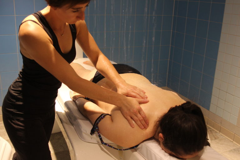 Massage sous affusion Massage sous affusion